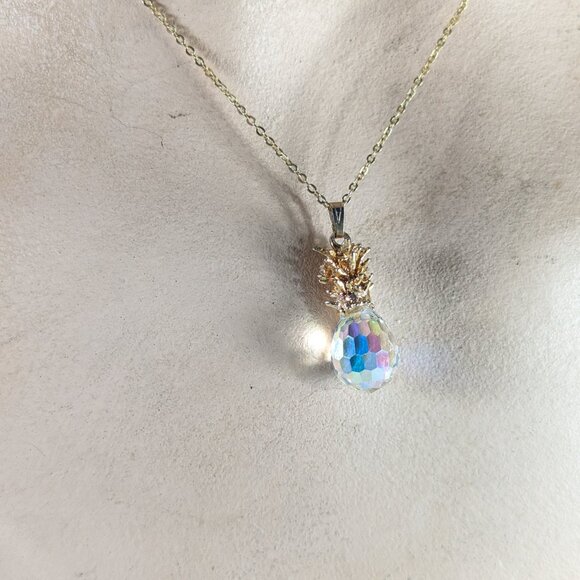 Small Aurora Borealis crystal pineapple pendant with gold tone necklace - Picture 3 of 9